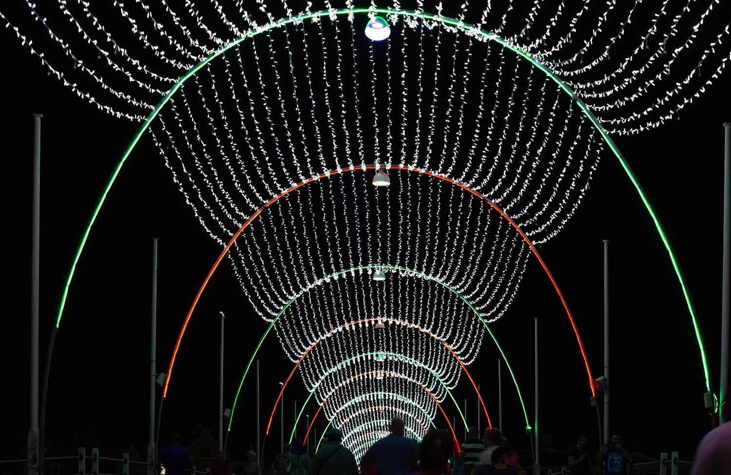 Königin-Emma-Brücke Willemstad bei Nacht