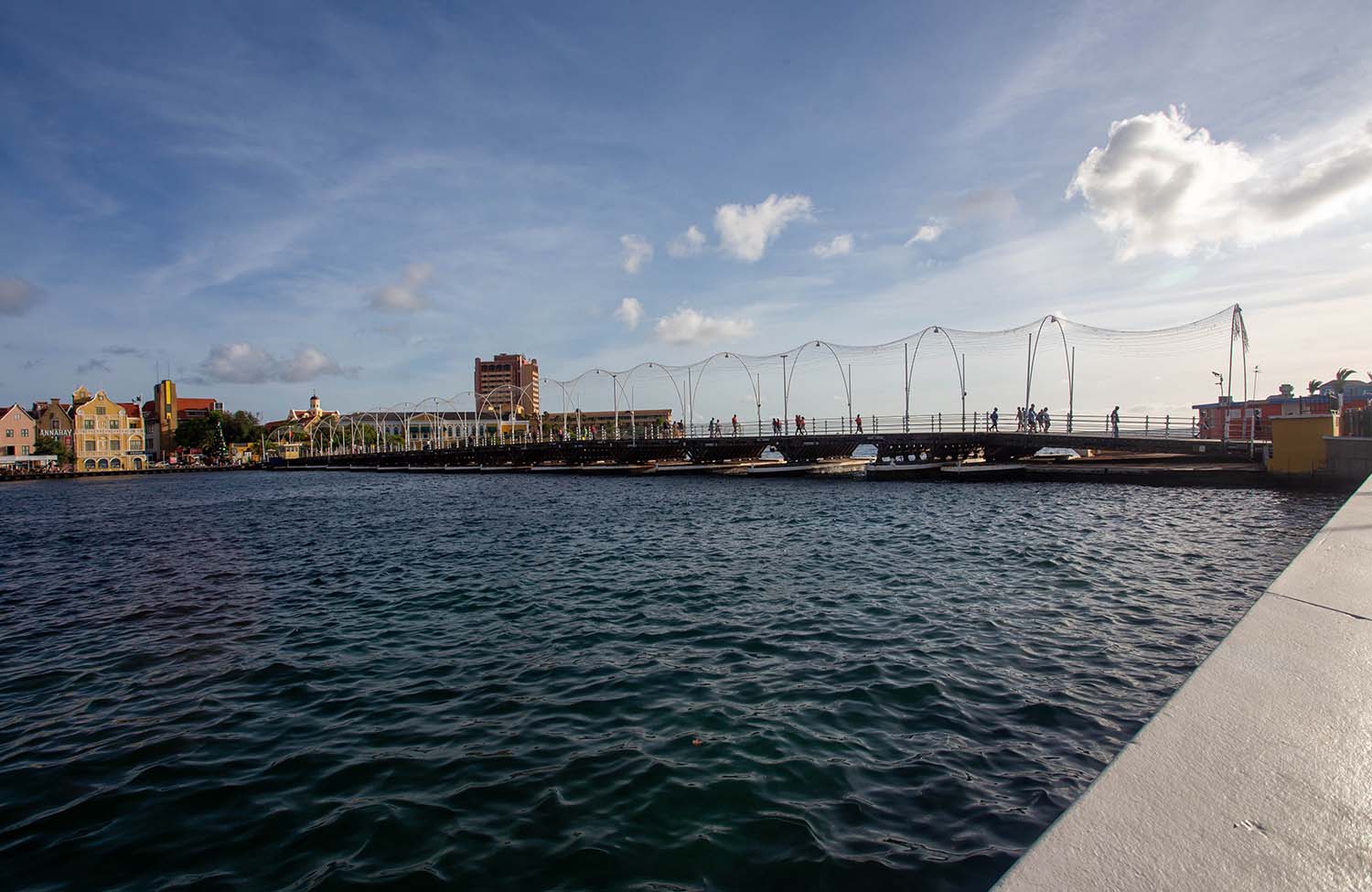 Königin-Emma-Brücke Willemstad