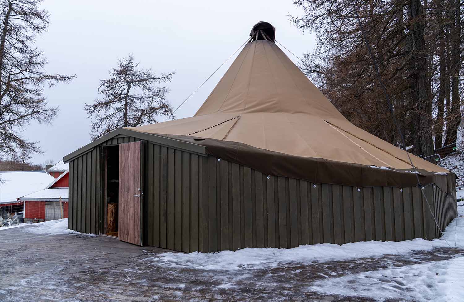 Saltfjell Sami Adventure Lavvo