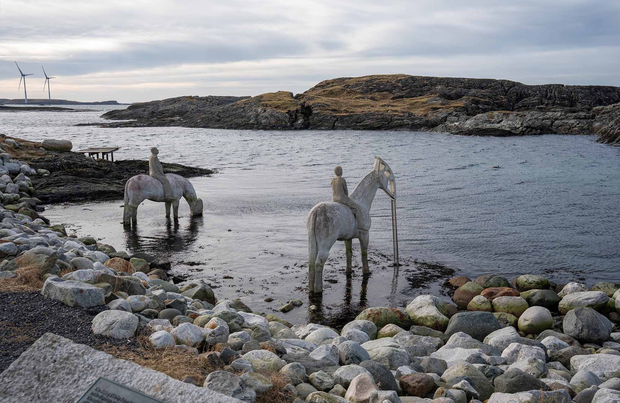 Kvalsvik Skulpturpark The Rising Tide