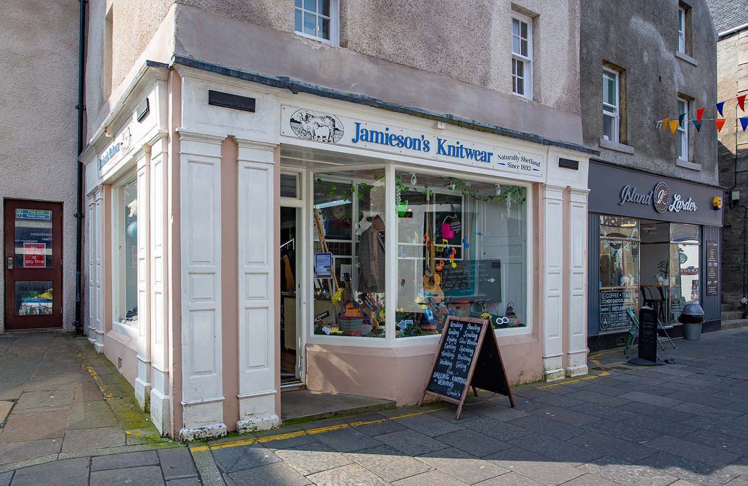 Commercial Street Shetland-Wolle in Lerwick