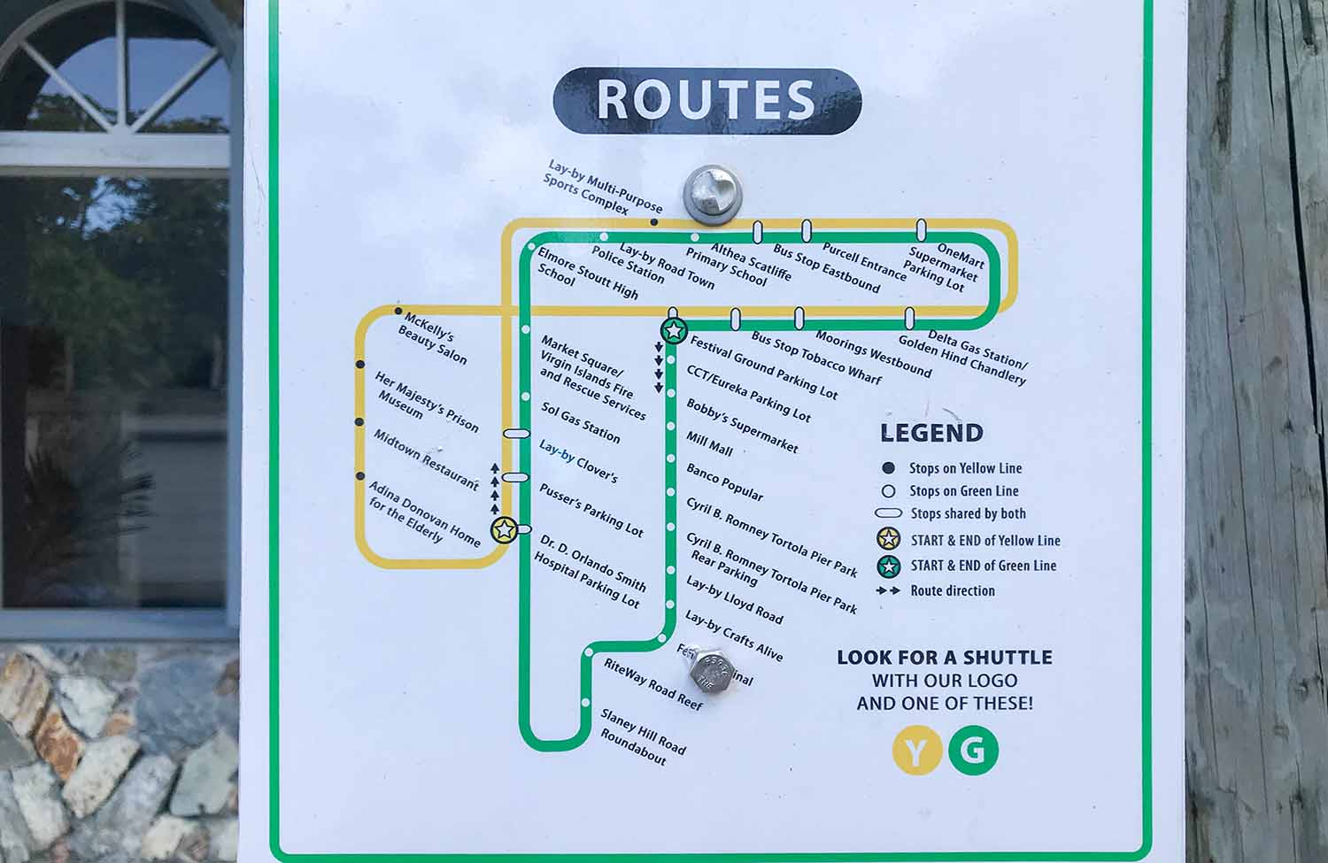 Öffentliche Verkehrsmittel in Road Town auf Tortola