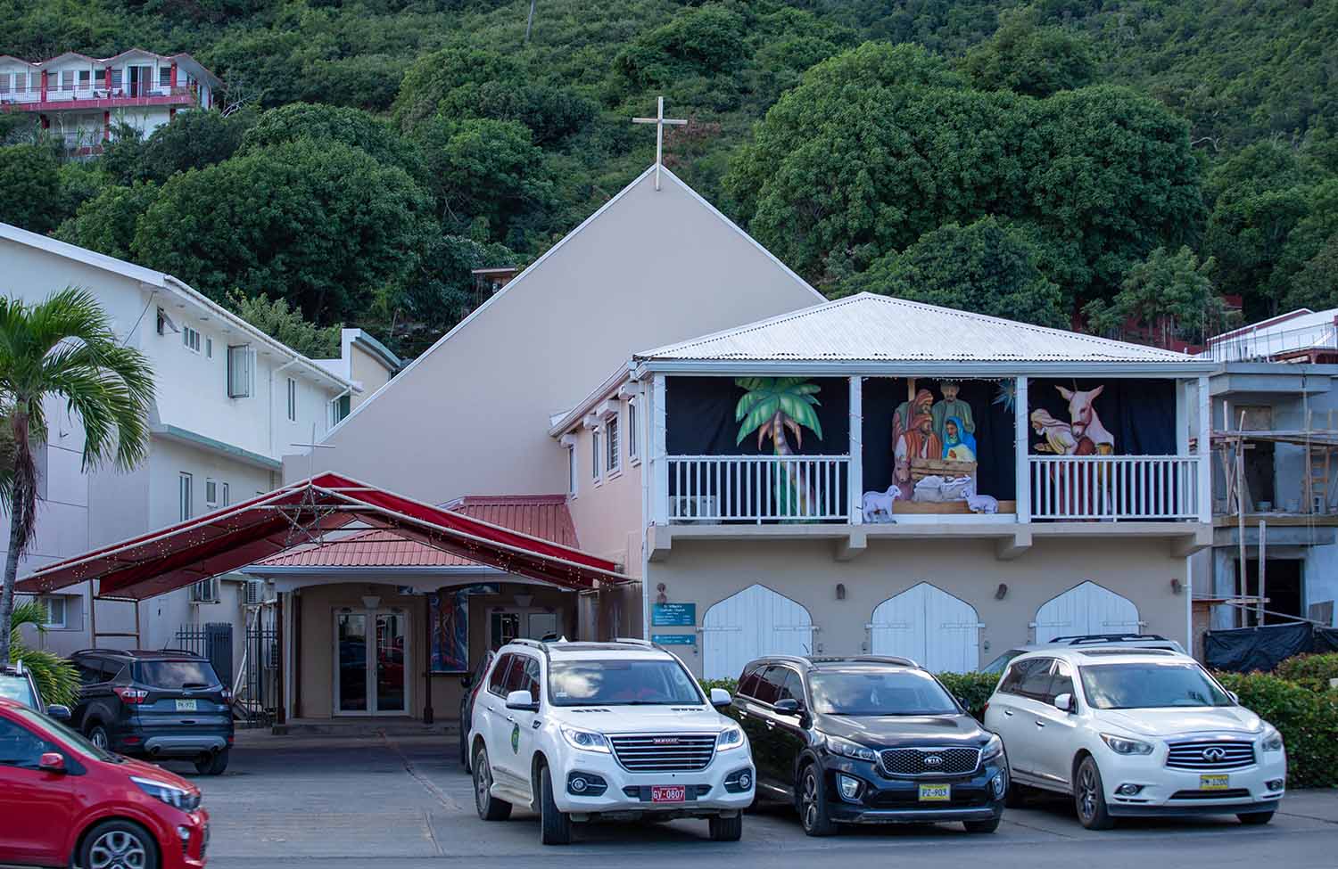 Hühner in Road Town auf Tortola